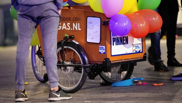 Ein Lachgas-„Dealer“ in Amsterdam (Bild: EPA)