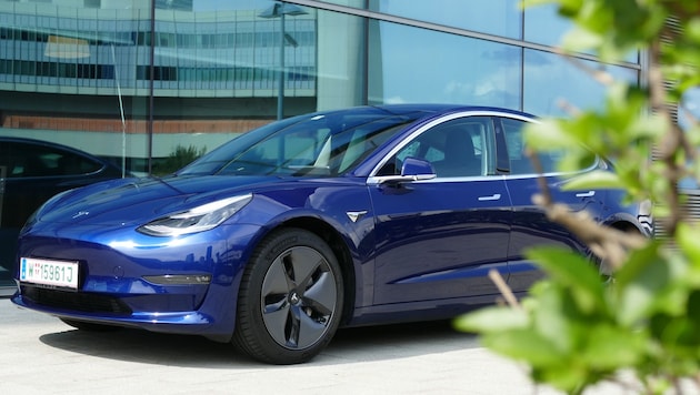 Das männlichste Auto laut Statistik: Tesla Model 3 (Bild: Stephan Schätzl)