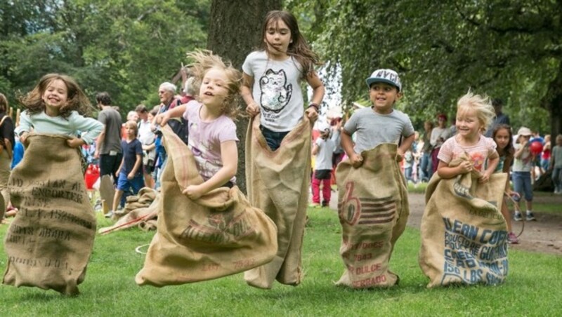 Beim Sackhüpfen gaben die Kids alles. (Bild: Christian Forcher)