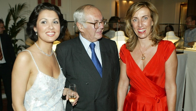Ilse Nadler mit Netrebko und Chopard-Chef Karl Scheufele (2006). (Bild: JOACHIM MAISLINGER)
