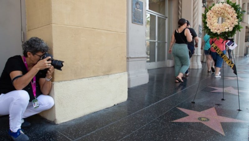 Hinter dem Stern Peter Fondas am Walk of Fame in Hollywood wurde ein Blumenkranz aufgestellt. (Bild: 2019 Getty Images)