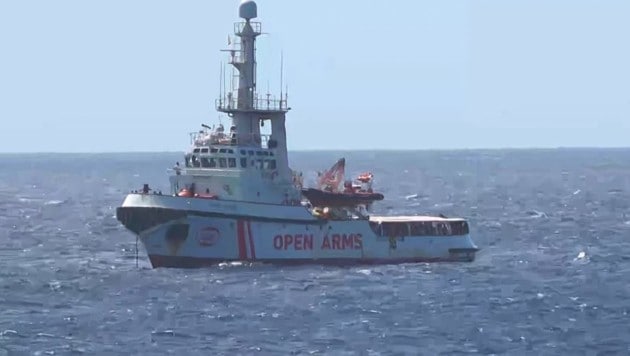 Das Rettungsschiff Open Arms (Bild: AFP)