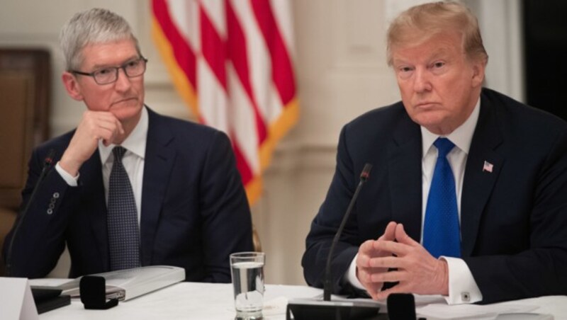 Apple-Chef Tim Cook, US-Präsident Donald Trump (Bild: AFP)