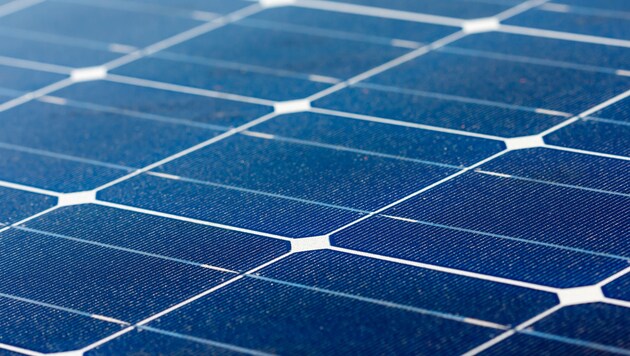 Der Defekt dürfte bei der Photovoltaikanlage zu suchen sein (Bild: ©khanunza - stock.adobe.com)