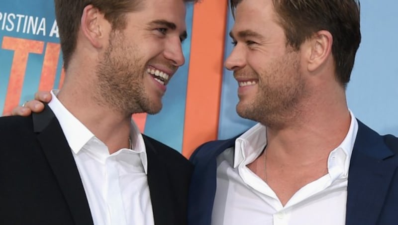 Liam Hemsworth und Bruder Chris Hemsworth (Bild: 2015 Getty Images)