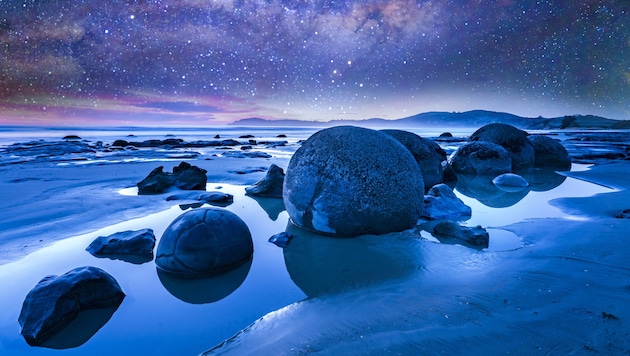 New Zealand, which consists of two main islands, is a dream destination for many people around the world. In the picture: Moeraki (Bild: ©mawardibahar - stock.adobe.com)