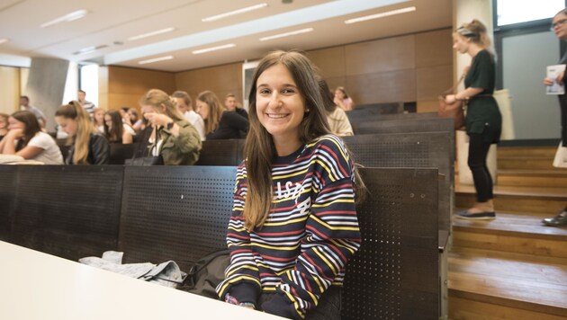 Laura Kahr ist von den Schnuppertagen in der Uni Graz begeistert. (Bild: Elmar Gubisch)