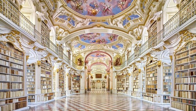 Das gefällt dem Netz: Die Stiftsbibliothek Admont ist die größte Klosterbibliothek der Welt (Bild: Marcel Peda)