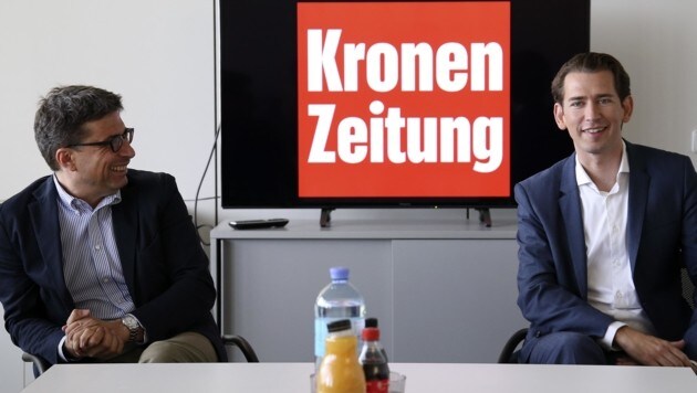 Claus Pándi und Sebastian Kurz: „Ein Cola?“ – „Heute nicht“ (Bild: Tröster Andreas)