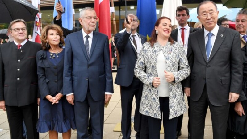 LH Günther Platter, Kanzlerin Brigitte Bierlein, Bundespräsident Alexander Van der Bellen, UN-GV-Vorsitzende Maria Espinosa und der ehemalige UN-GS Ban Ki-Moon (Bild: APA/ROLAND SCHLAGER)