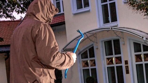 Gleich zweimal scheiterten Einbrecher (Symbolbild) am Samstagabend bzw. in der Nacht zum Sonntag in Salzburg. (Bild: Landespolizeikommando OOE)