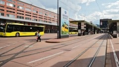 Vor dem Innsbrucker Hauptbahnhof kam es zum folgenschweren Unfall. (Bild: Christof Birbaumer / Kronenzeitung)