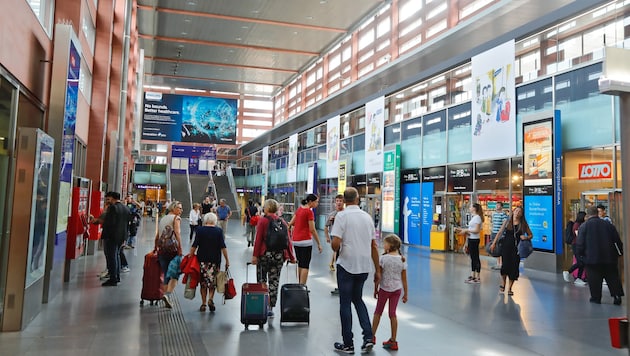 Der Bahnhof Innsbruck gehört zu einer Waffenverbotszone. (Bild: Christof Birbaumer (Symbolbild).)