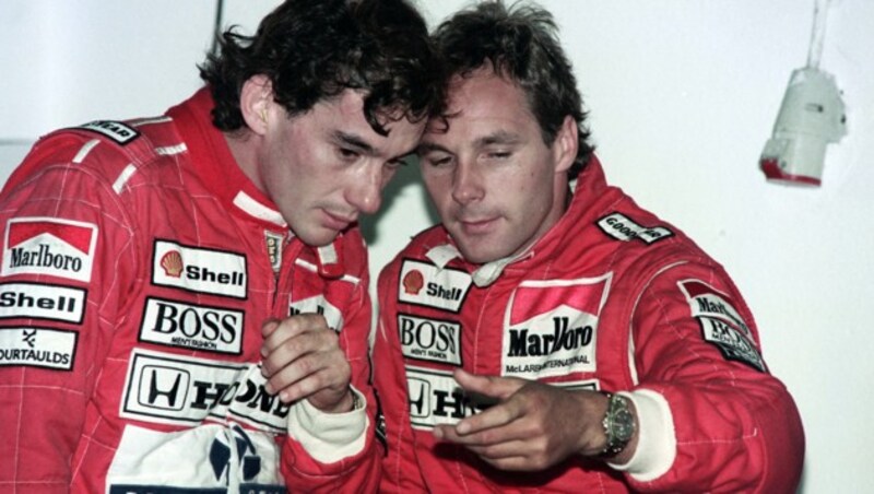 Gerhard Berger mit seinem Team-Kollegen Ayrton Senna. (Bild: AFP or licensors)