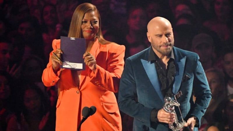 Queen Latifah und John Travolta bei den MTV VMAs (Bild: 2019 Getty Images)