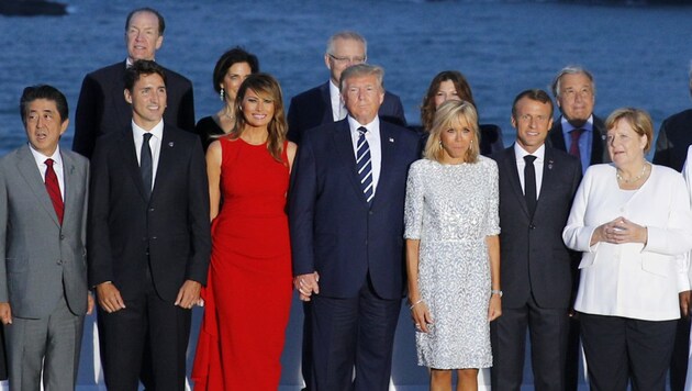 Ein G7-„Familienfoto“ in Biarritz (Bild: AP)