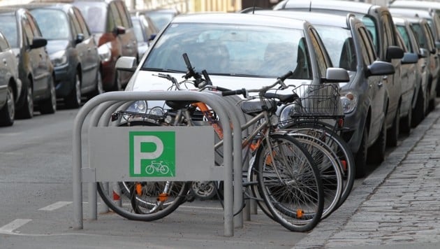 Ein Fahrradständer ist niemals ganz sicher. (Bild: Kronen Zeitung (Symbolfoto))