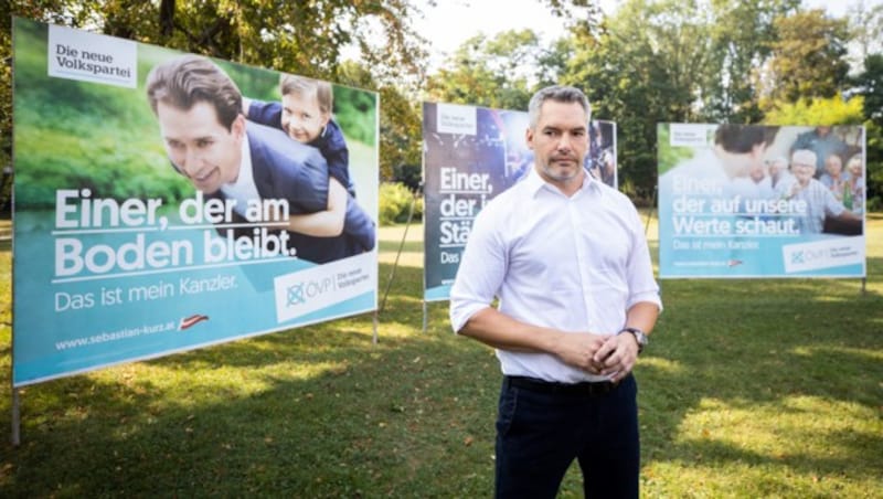 Generalsekretär Karl Nehammer im Rahmen der Plakatapräsentation der ÖVP (Bild: APA/GEORG HOCHMUTH)