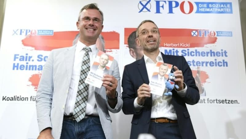 Der designierte FPÖ-Parteiobmann Norbert Hofer und der geschäftsführende FPÖ-Klubobmann Herbert Kickl (Bild: APA/HANS KLAUS TECHT)