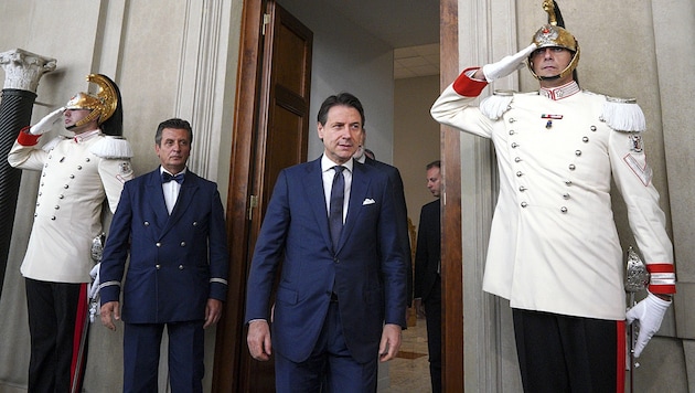 Giuseppe Conte nach einem Gespräch mit Präsident Sergio Mattarella (Bild: AP)