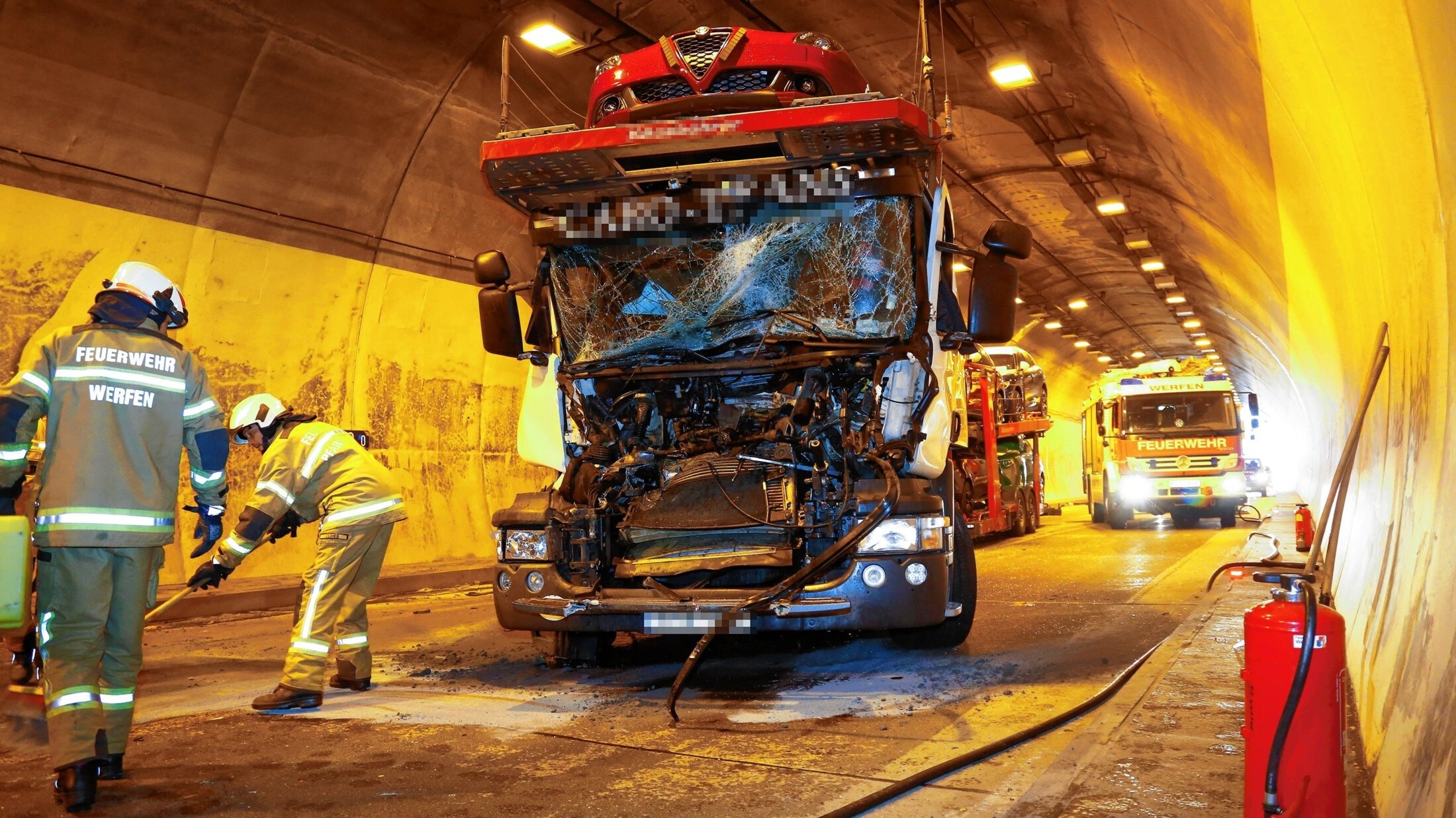 Langer Stau A10 Nach Lkw Unfall In Tunnel Gesperrt Krone At