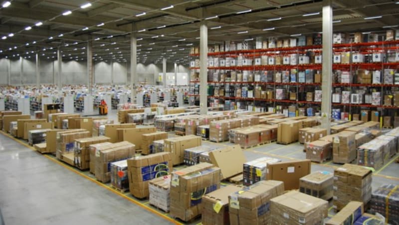 Vollgestopft: das Amazon-Logistikzentrum in Bad Hersfeld (Bild: Amazon)