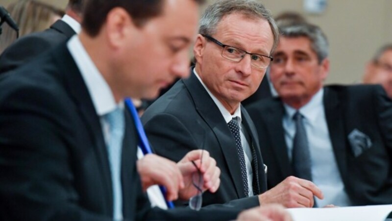 FPÖ-Landesparteichef Manfred Haimbuchner (l.), Wolfgang Klinger und FPÖ-Landtagsklubchef Herwig Mahr (r.). (Bild: Dostal Harald)