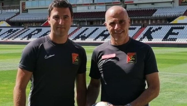 Admira-Coach Klaus Schmidt und sein Co-Trainer Joachim Standfest (Bild: twitter.com)