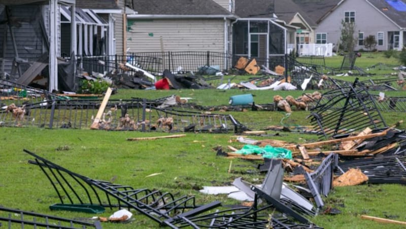 Verwüstung rund um eine Farm in North Carolina (Bild: APA/AFP/Lucie AUBOURG)