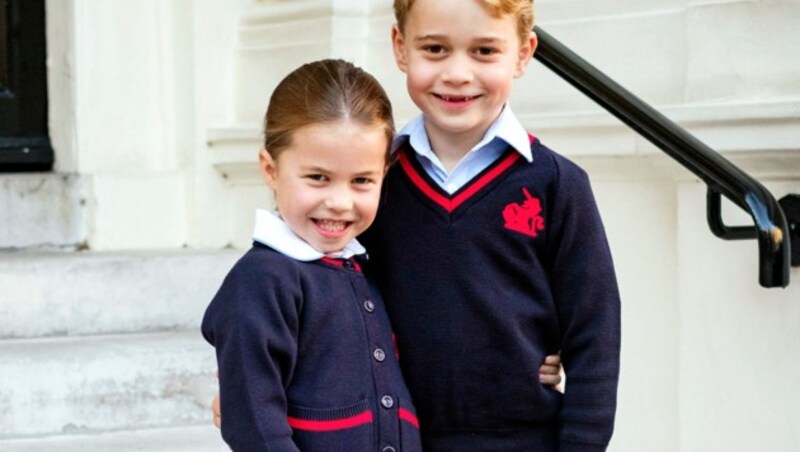 Prinz William und Herzogin Kate veröffentlichten diesen süßen Schappschuss zum ersten Schultag von Prinzessin Charlotte. (Bild: AP)
