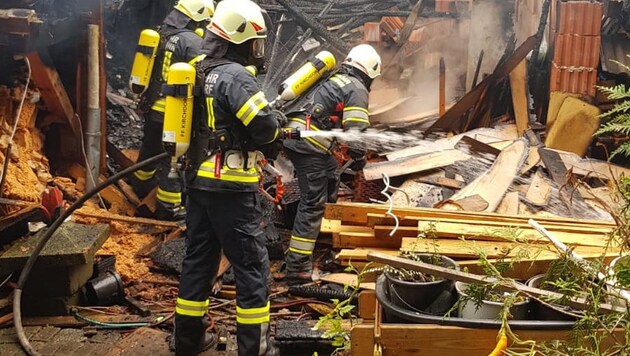Acht Feuerwehren waren beim Brand in Obernberg im Einsatz (Bild: Pressefoto Scharinger © Daniel Scharinger)