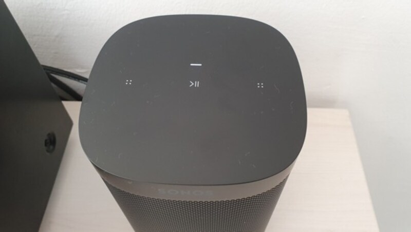 Sonos hat eine überarbeitete Version des Sonos One ohne Mikro und Sprachsteuerung angekündigt. (Bild: Dominik Erlinger)