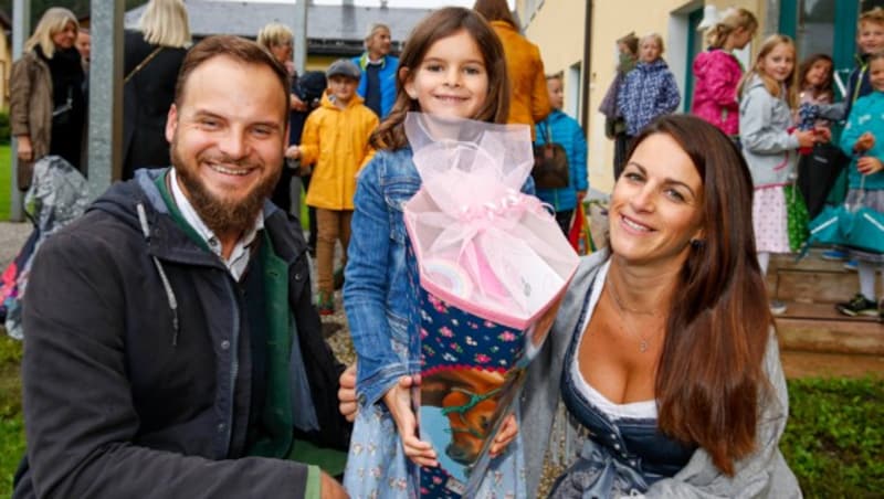 Die stolzen Eltern Harald und Sandra mit Tochter Alessa (Bild: Markus Tschepp)