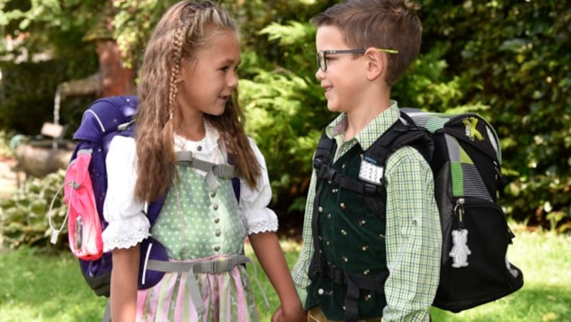 Magdalena und Leon freuten sich auf den Schulstart in St.Michael. (Bild: Roland Holitzky)