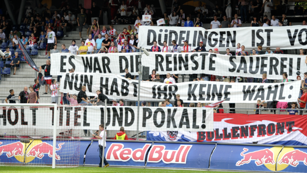 Nach der Düdelingen-Blamage fanden auch die Fans klare Worte (Bild: Andreas Tröster/Kronenzeitung)