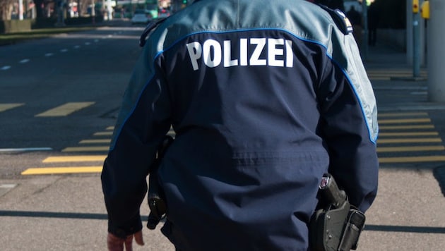 Die Schweizer Polizei ermittelt nach der Beilattacke in St. Gallen. (Bild: stock.adobe.com)