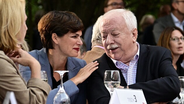 Parteivorsitzende Pamela Rendi-Wagner und der frühere Wiener Bürgermeister Michael Häupl. (Bild: APA/HANS PUNZ)
