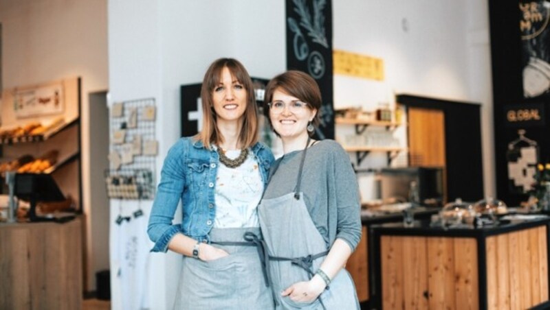 Sarah Reindl (re.) und Verena Kassar führen seit 2016 einen verpackungsfreien Supermarkt, mittlerweile mit zwei Filialen. (Bild: Sarah Reindl/Das Gramm)