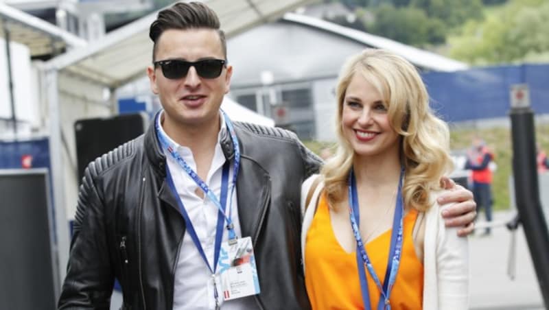 Andreas Gabalier und Silvia Schneider am Red Bull Ring in Spielberg (Bild: APA/ERWIN SCHERIAU)