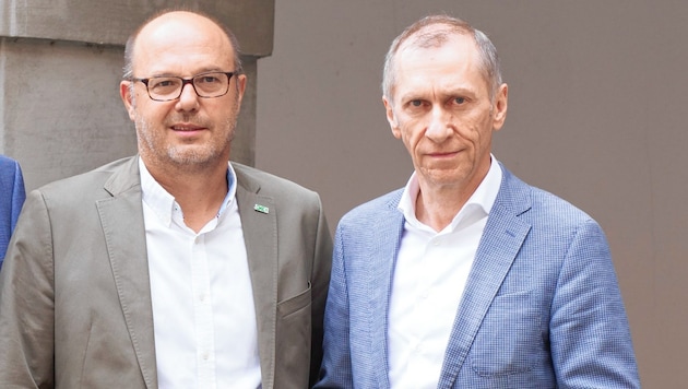 AK-Präsident Josef Pesserl (rechts) und Kassenobmann Josef Harb: schweres Geschütz gegen die neue Österreich-Kasse. (Bild: StGkk/Temel)