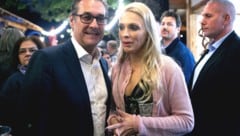 Heinz-Christian Strache mit Gattin Philippa beim Oktoberfest der FPÖ in Wien (Bild: AFP)