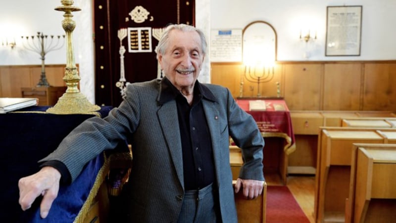 Feingold in der Synagoge in Salzburg (Bild: APA/Barbara Gindl)