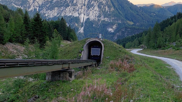 In diesem Tunnel blieb die Standseilbahn plötzlich stehen. (Bild: Gregor Kuntner)