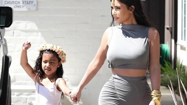 Kim Kardashian mit Tochter North West (Bild: www.PPS.at)