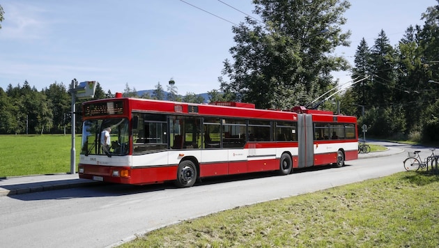 Die Haltestelle in der Birkensiedlung ist für einen zweiten Bus zu schmal, ein Umbau teuer (Bild: Tschepp Markus)