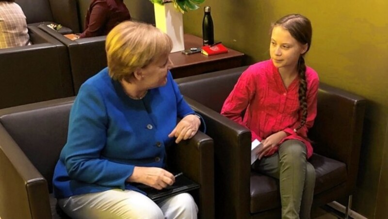 Bundeskanzlerin Angela Merkel traf Greta Thunberg am Rande des Klimagipfels zu einem Vieraugengespräch. (Bild: EPA)