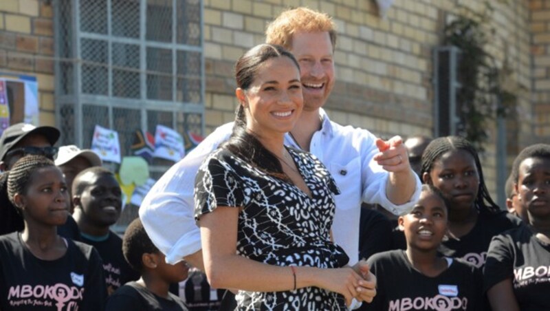 Prinz Harry und Herzogin Meghan in Südafrika (Bild: AFP)