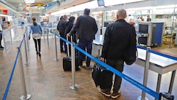 Reisende aus Rumänien und Bulgarien müssen in Zukunft nicht mehr über Auslandsterminals in andere EU-Länder fliegen (Symbolbild). (Bild: Kronen Zeitung/Christof Birbaumer)
