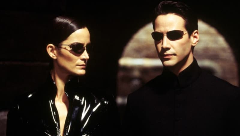 „Trinity“ Carrie-Anne Moss und „Neo“ Keanu Reeves (Bild: WARNER BROS / Mary Evans / picturedesk.com)