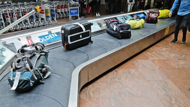 Ein 45-Jähriger ließ sich ein dubioses Geschäft mit angeblich veroren gegangen Gepäckstücken einfallen. (Bild: Christof Birbaumer / Kronenzeitung)